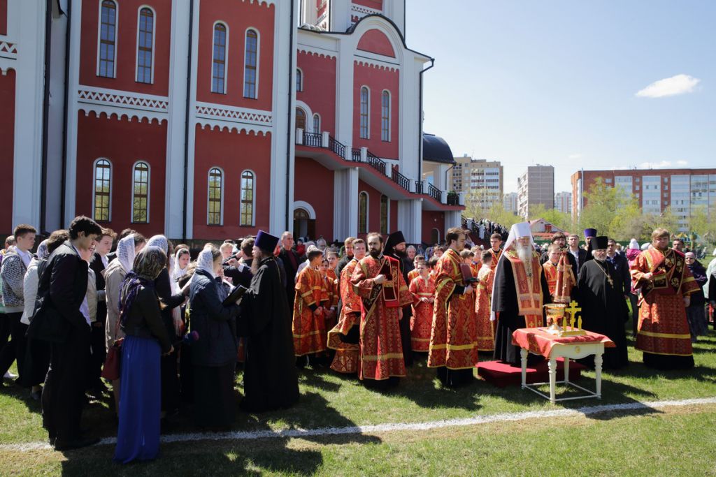 Георгиевский собор г. Одинцово. Воскресная школа Георгиевского храма Одинцово. Храм Георгия Победоносца в Одинцово батюшки. Московская епархия георгиевские игры.